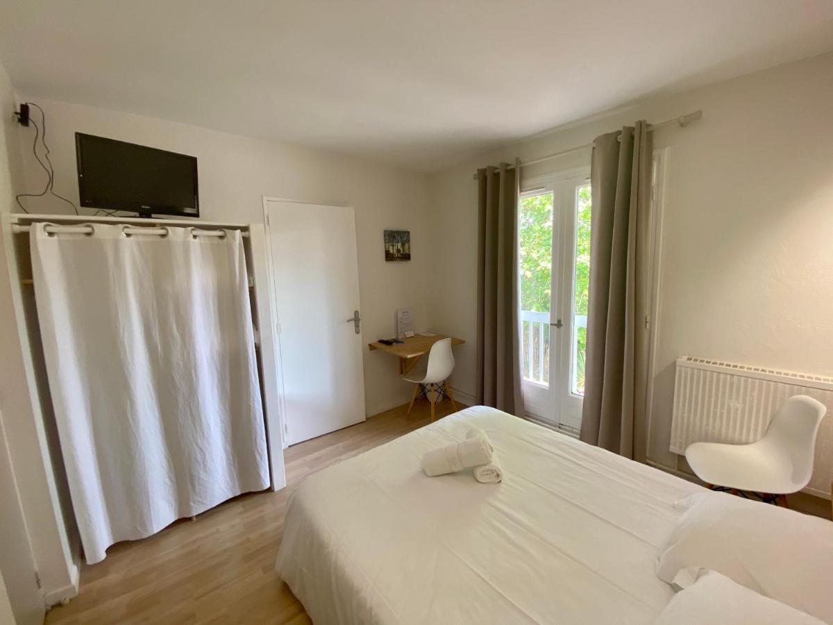 Hotel La Ferme D'En Chon Biscarrosse Room photo